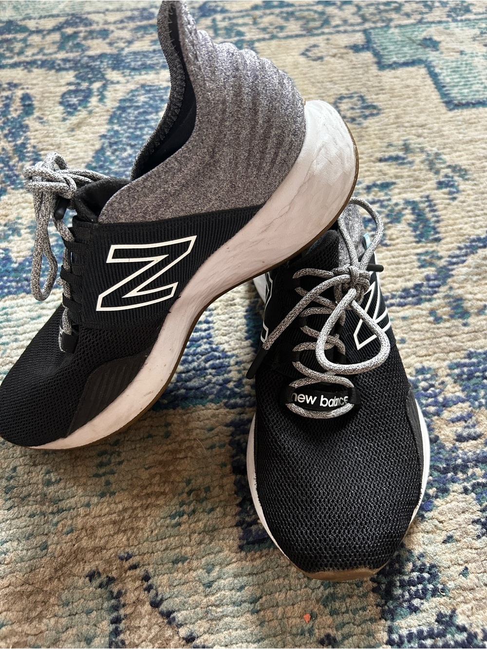 New Balance Fresh Foam Roav Women’s 7.5 Black Gray Running Shoes - Picture 3 of 9
